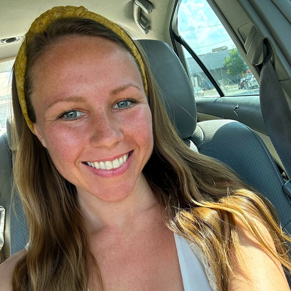 Meet your Posher, Kayla
